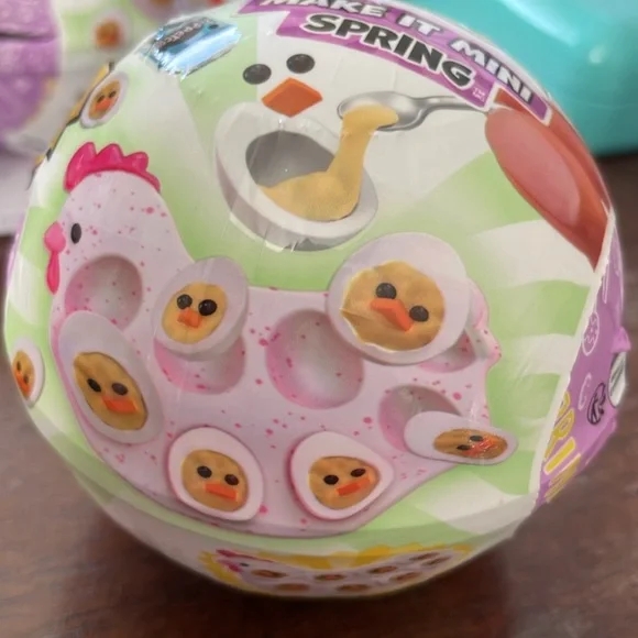 MGA Mini Verse Make it Mini Spring full set of 4 including rare daffodil set - Picture 2 of 16